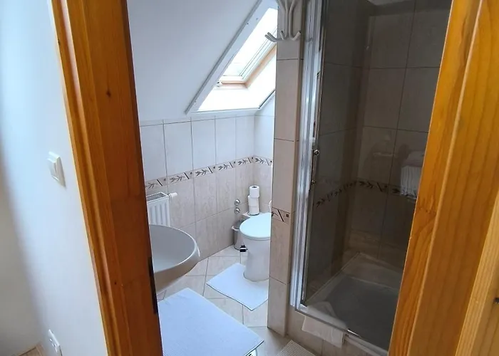 Eckhardt Vendeghaz Pensionat 3*