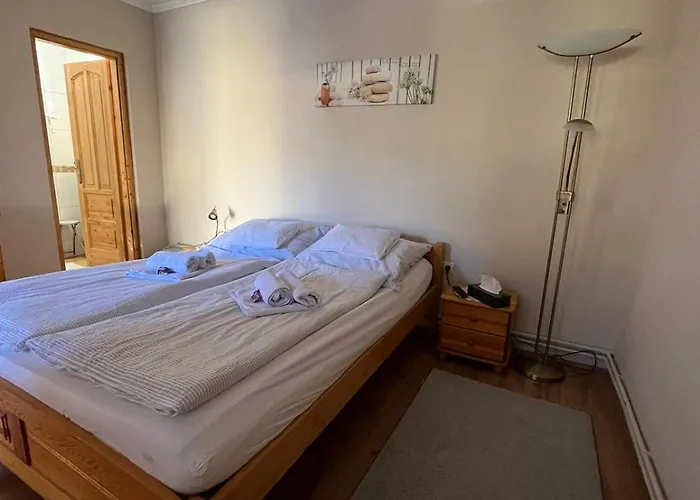 Eckhardt Vendeghaz 3*