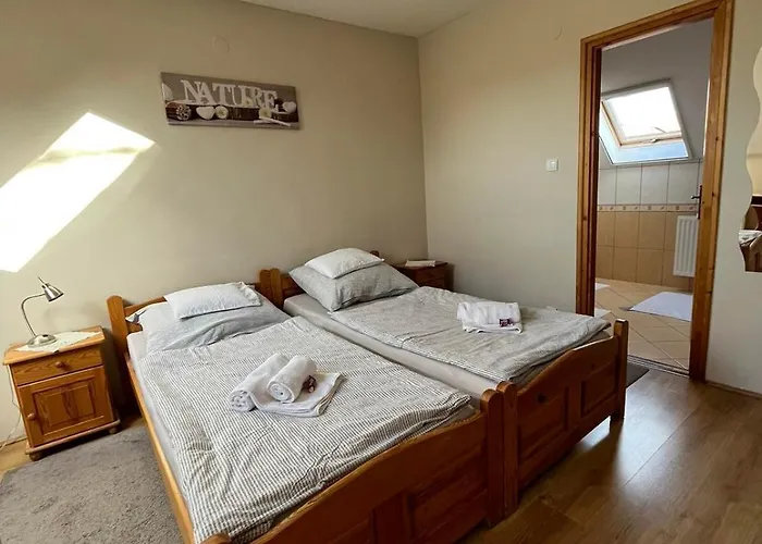 Eckhardt Vendeghaz 3*